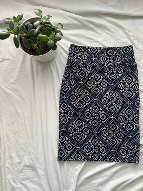 LuLaRoe Navy and Cream Geometric Pencil Skirt
